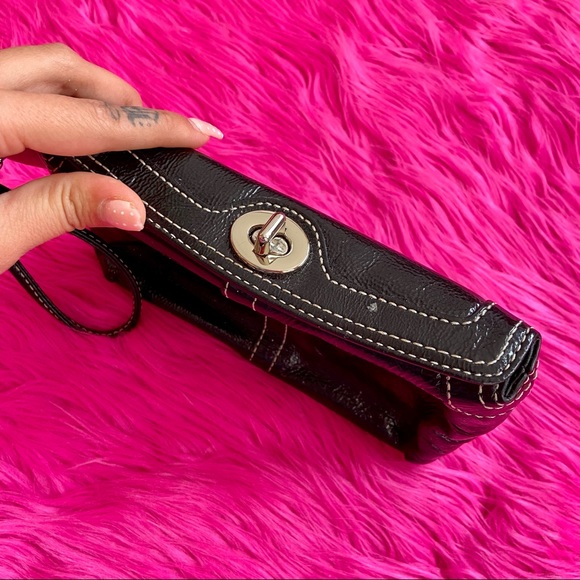 Y2K Black Patent Leather Coach Wristlet - Picture 3 of 7